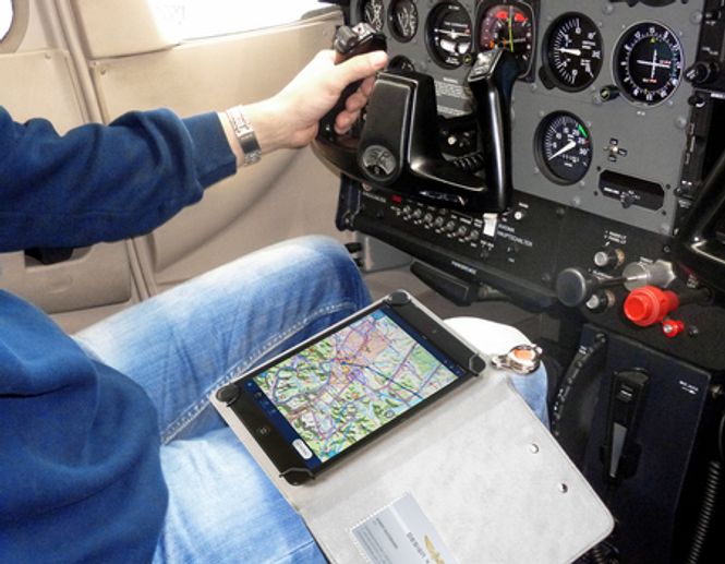 Hovedbilde Design4Pilots Knebrett iPad standard