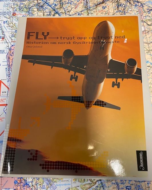 Hovedbilde Fly - Trygt opp og trygt ned. Historien om norsk ...